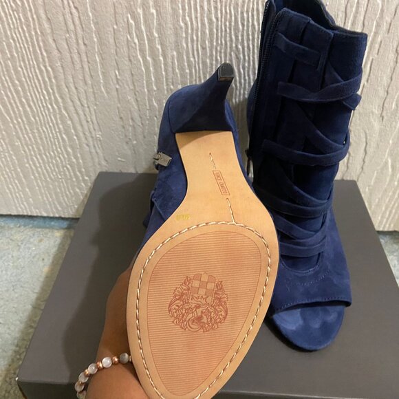 Ankle Boot - Picture 3 of 3